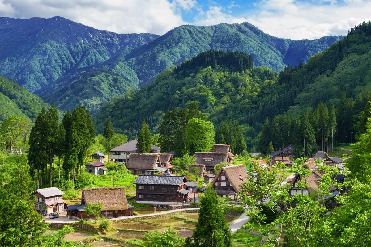 vikendice u prirodi planina miran zivot van grada nekretnine u prirodi